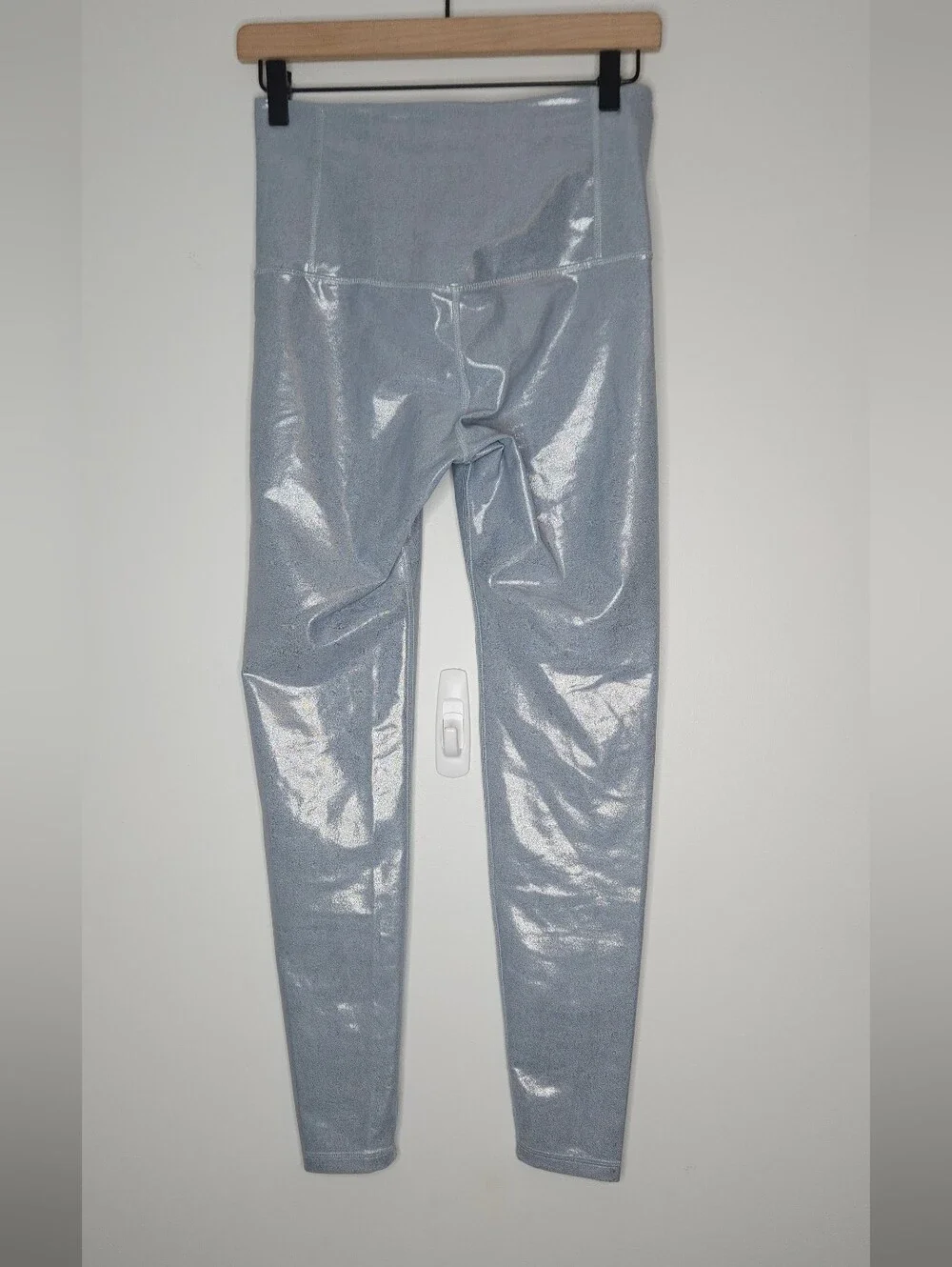 Old Navy Silver Metallic Active Leggings - Picture 2 of 4